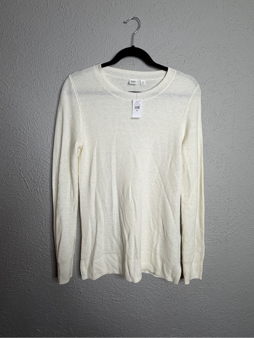 GAP Women’s Cream Crewneck Lightweight Knit Sweater